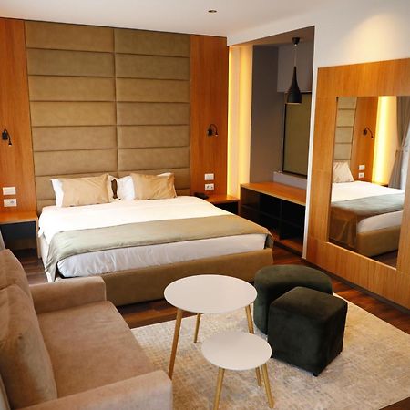 Olivia'S Hill Resort Kryemedhej Ngoại thất bức ảnh