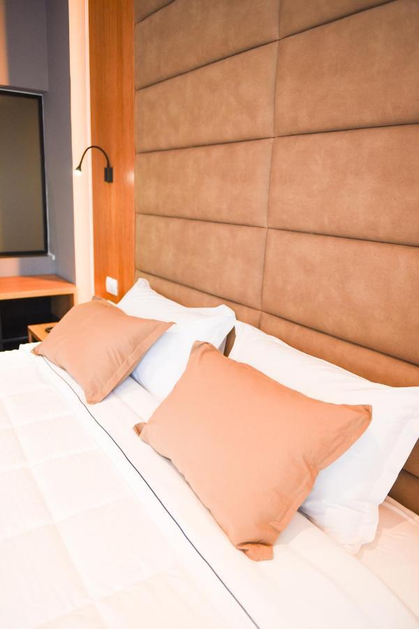 Olivia'S Hill Resort Kryemedhej Ngoại thất bức ảnh