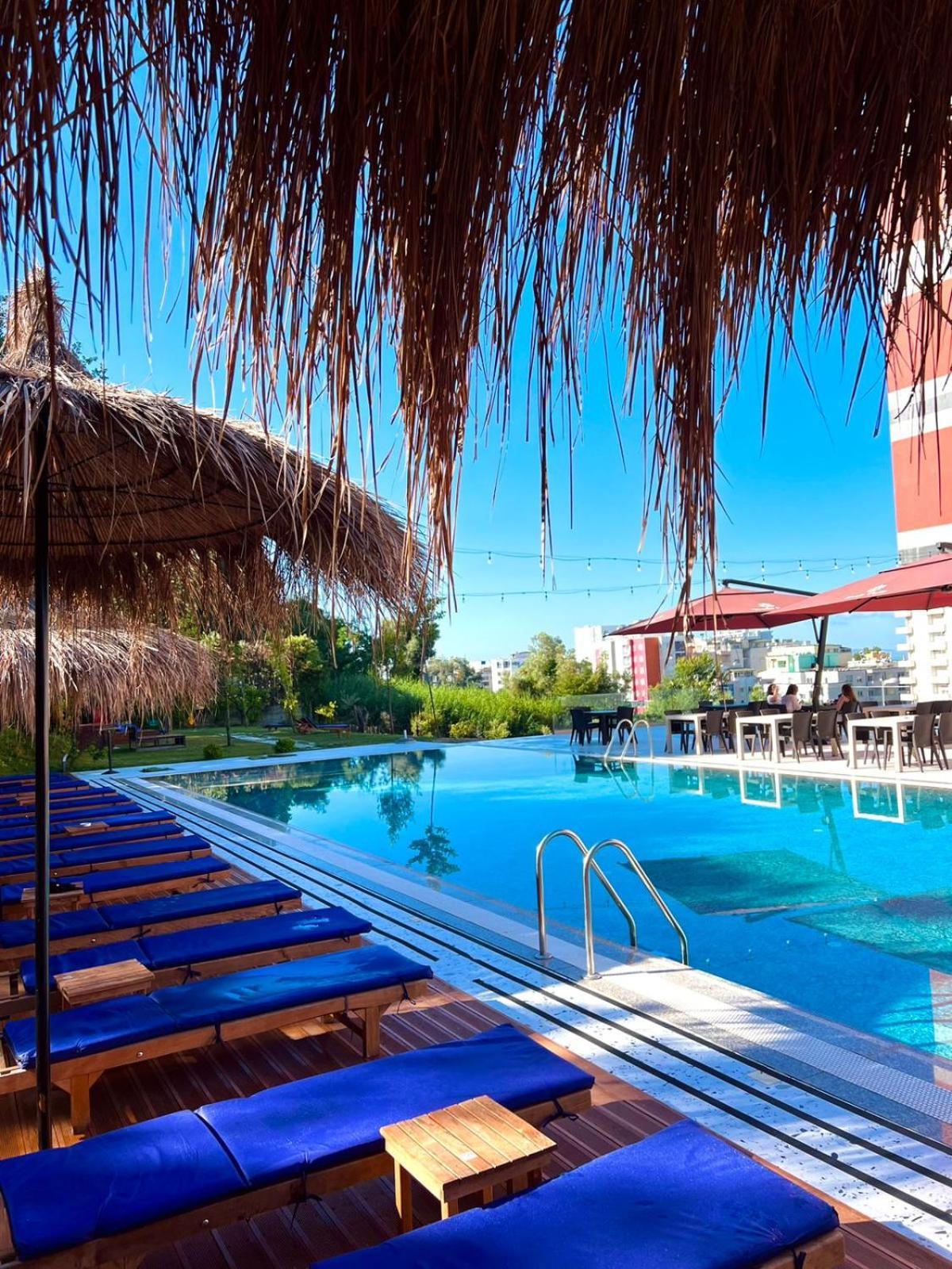 Olivia'S Hill Resort Kryemedhej Ngoại thất bức ảnh