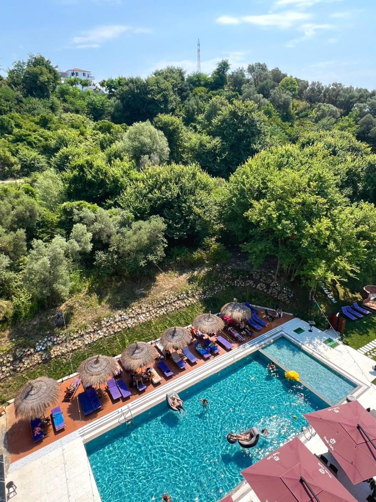 Olivia'S Hill Resort Kryemedhej Ngoại thất bức ảnh