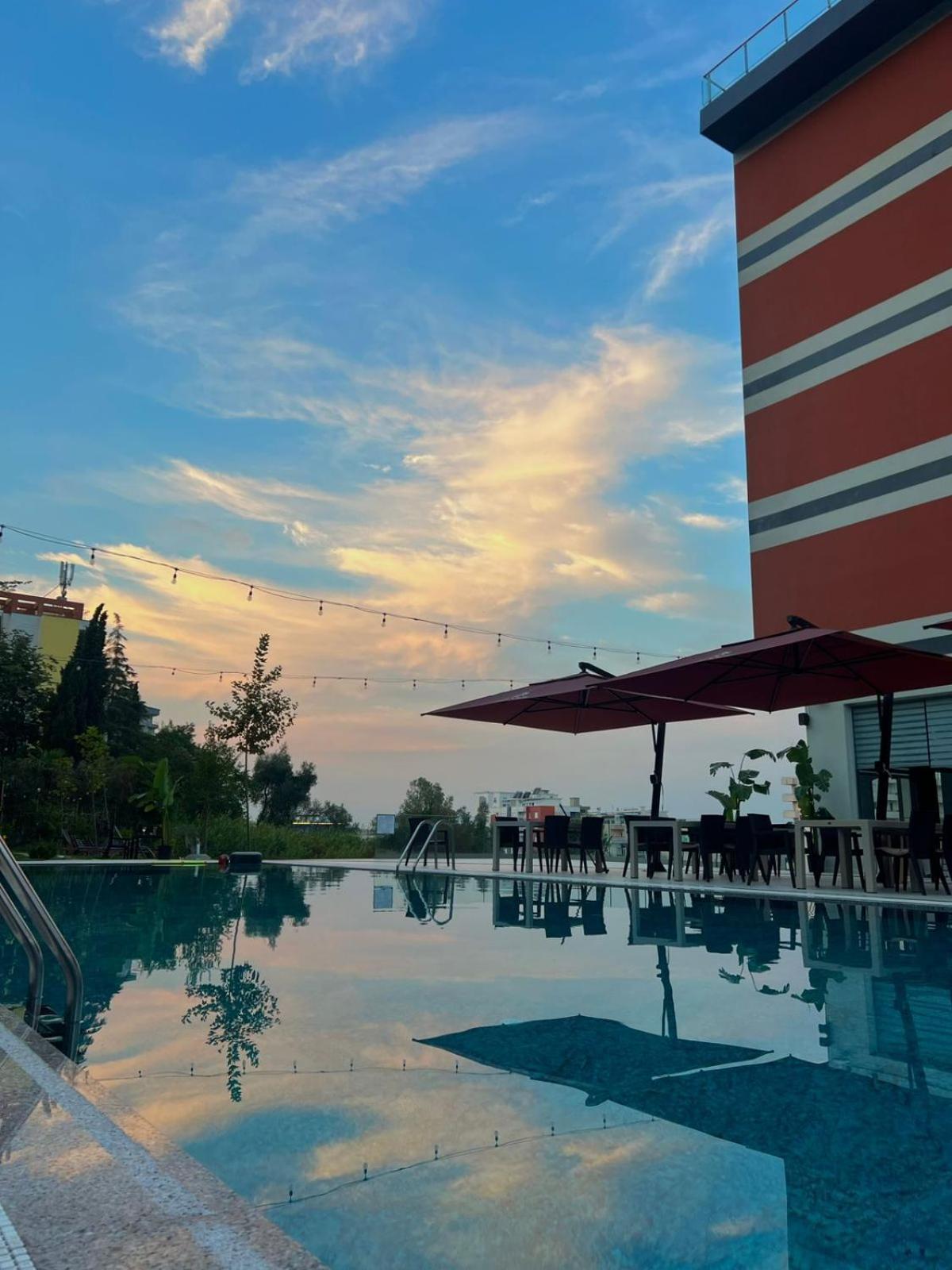Olivia'S Hill Resort Kryemedhej Ngoại thất bức ảnh