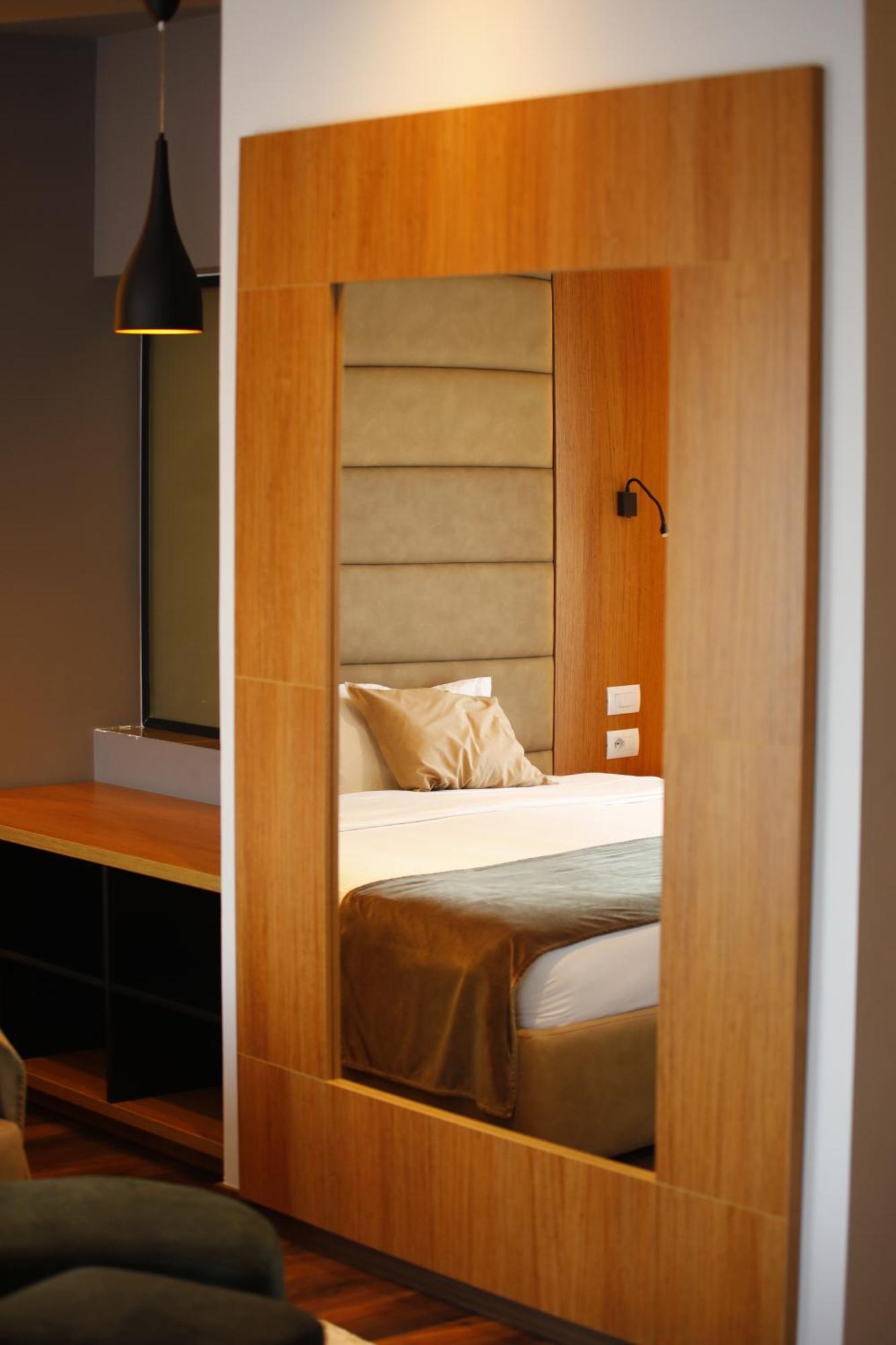 Olivia'S Hill Resort Kryemedhej Ngoại thất bức ảnh
