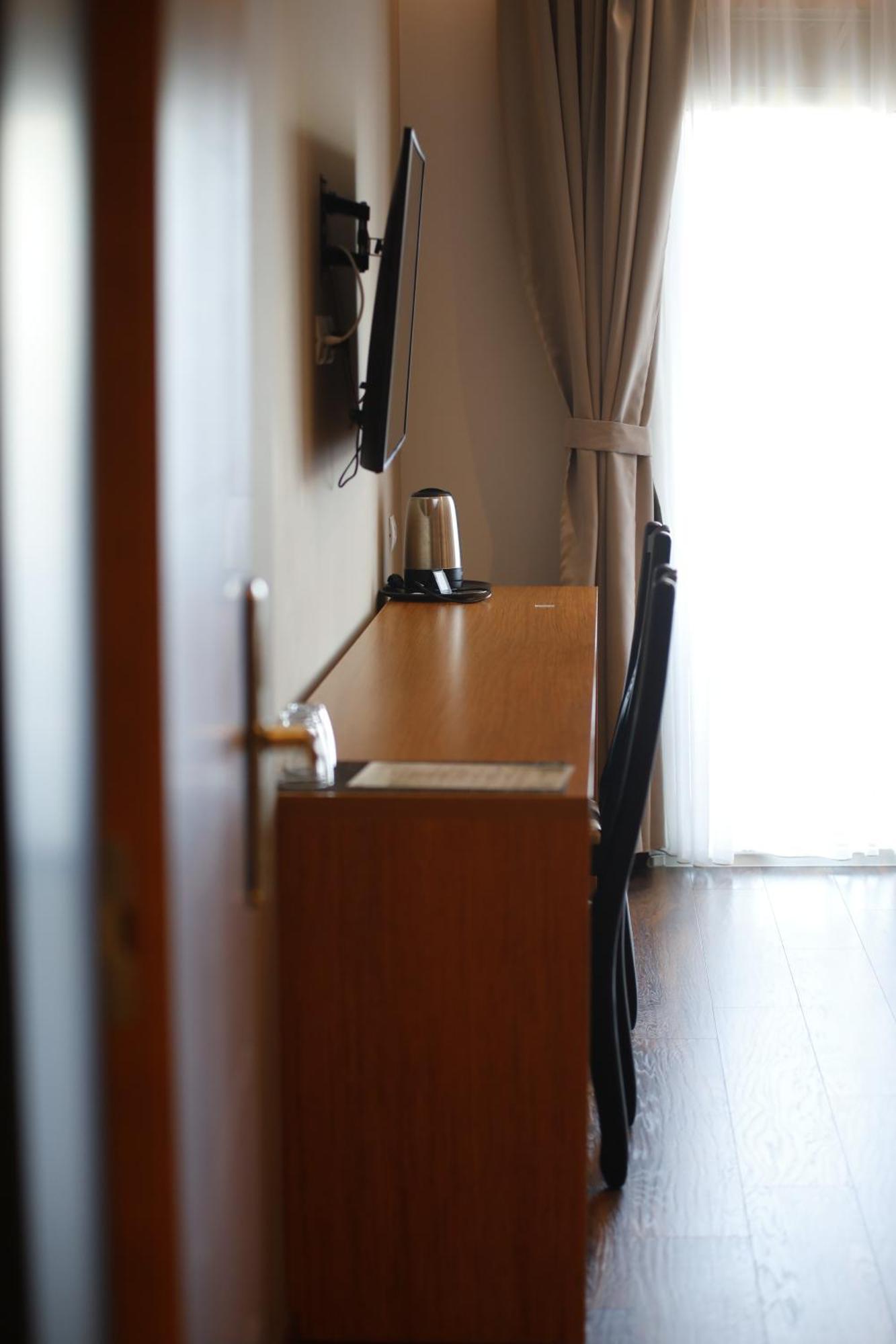 Olivia'S Hill Resort Kryemedhej Ngoại thất bức ảnh
