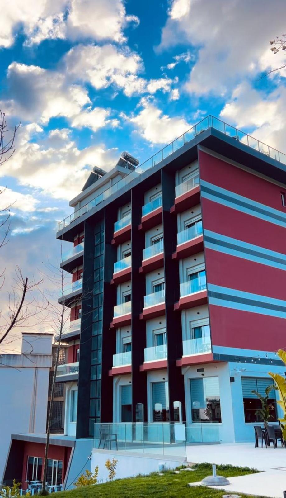 Olivia'S Hill Resort Kryemedhej Ngoại thất bức ảnh